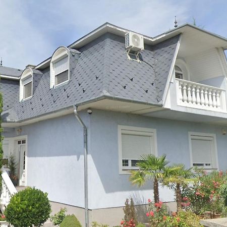 Sarga-Kek Haz Apartment วอนยาร์ควาเชกี ภายนอก รูปภาพ