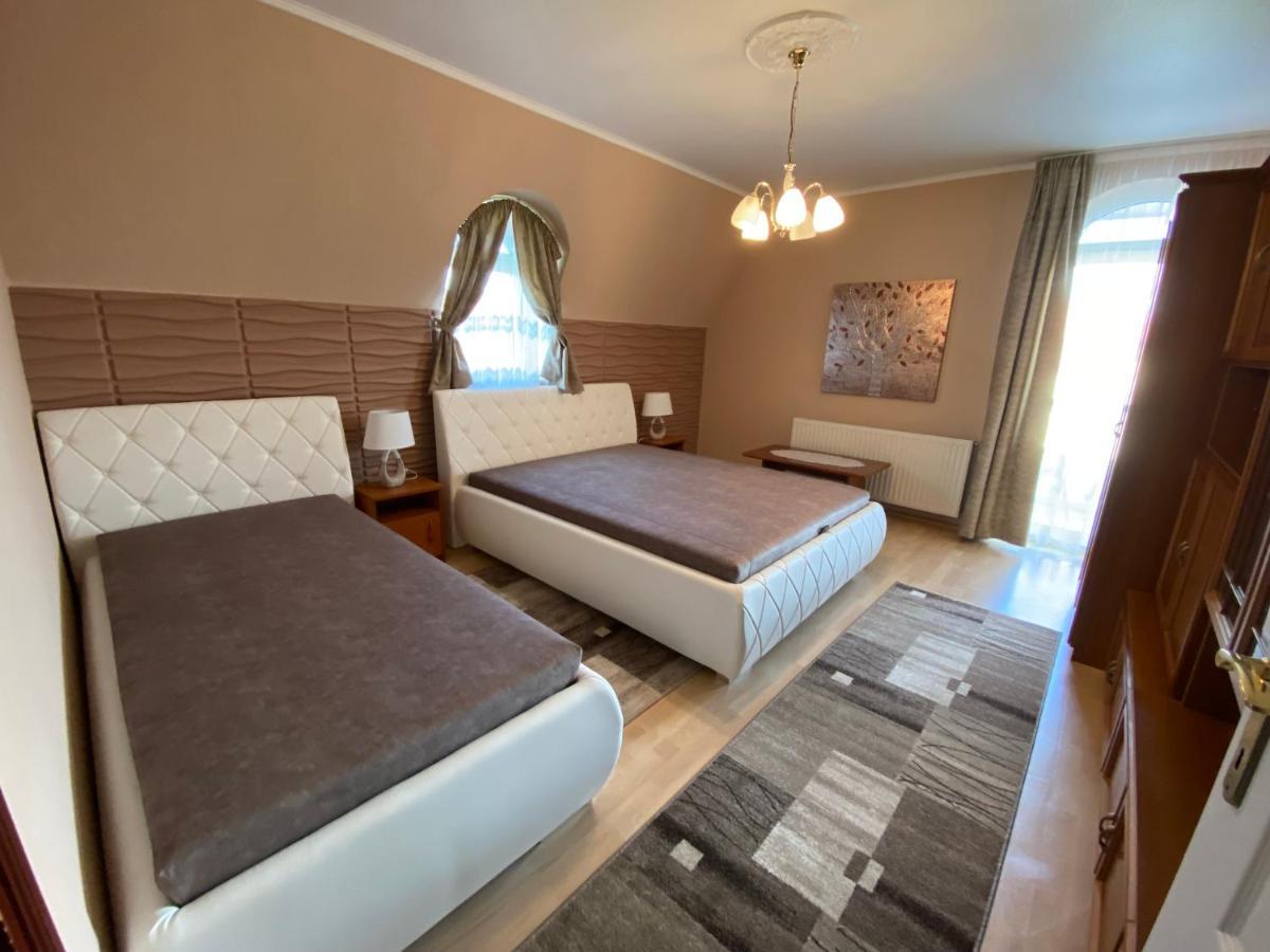 Sarga-Kek Haz Apartment วอนยาร์ควาเชกี ภายนอก รูปภาพ