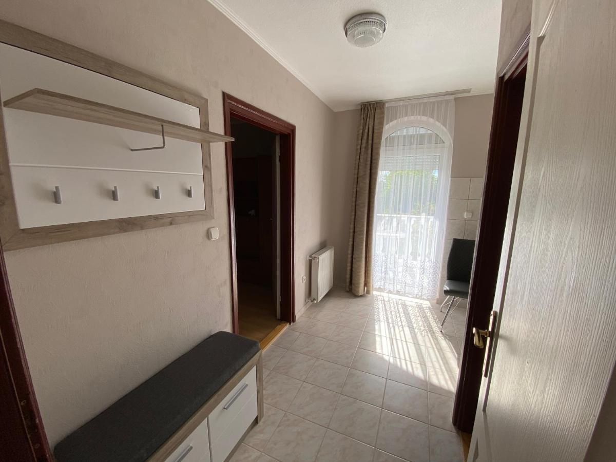 Sarga-Kek Haz Apartment วอนยาร์ควาเชกี ภายนอก รูปภาพ